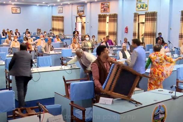 प्रदेश ५ का प्रतिपक्षी सांसदद्धारा तोडफोड