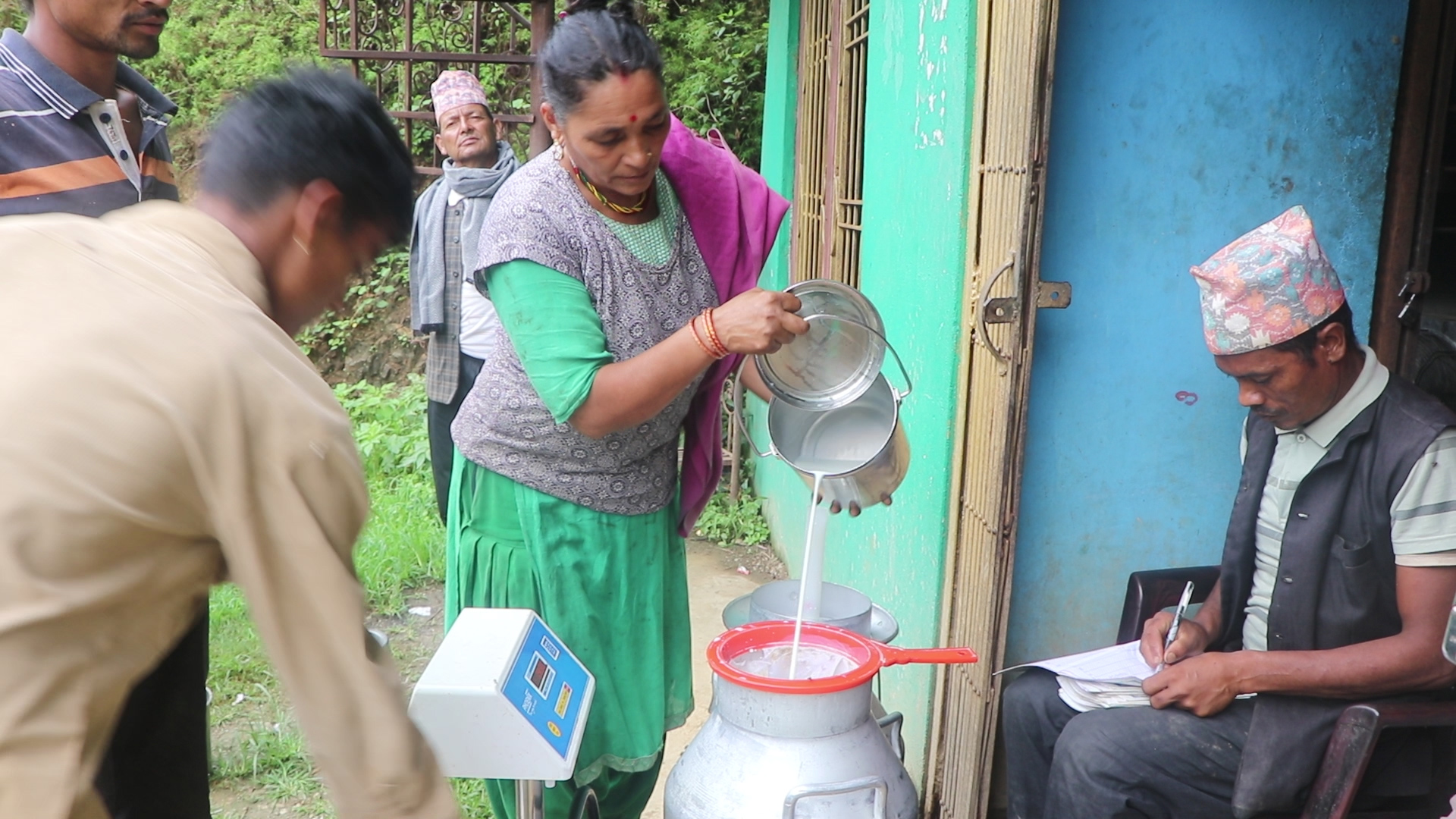 सल्यानमा एक वर्षमा १ करोड ८० लाख लिटर बढी  दूध उत्पादन