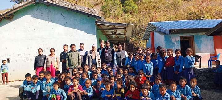 विद्यालय अनुगमन गर्दै बनगाड कुपिण्डे 