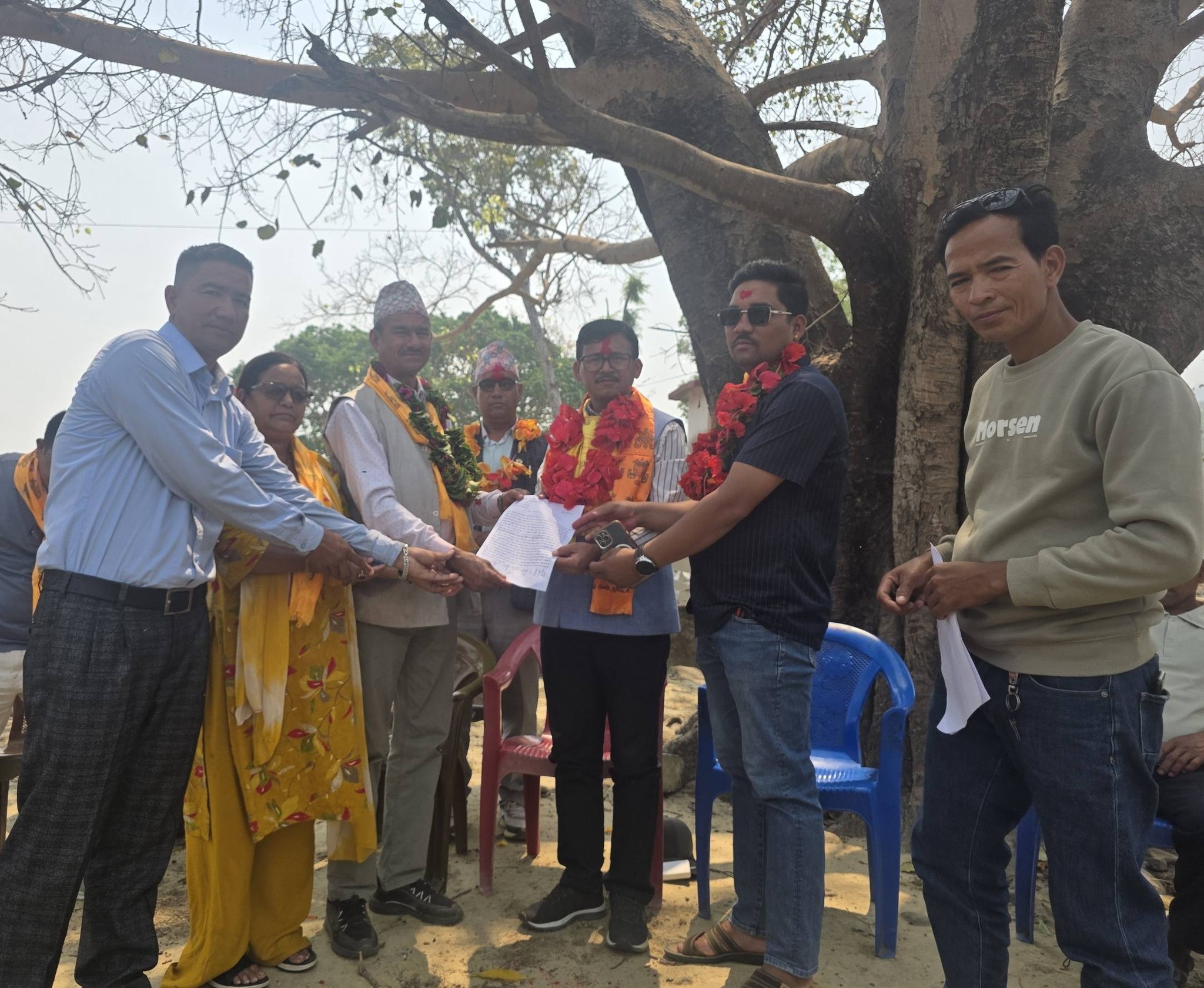 बाघ नियन्त्रण गर्न सल्यान कालिमाटीवासीको प्रधानमन्त्रीलाई ज्ञापनपत्र 