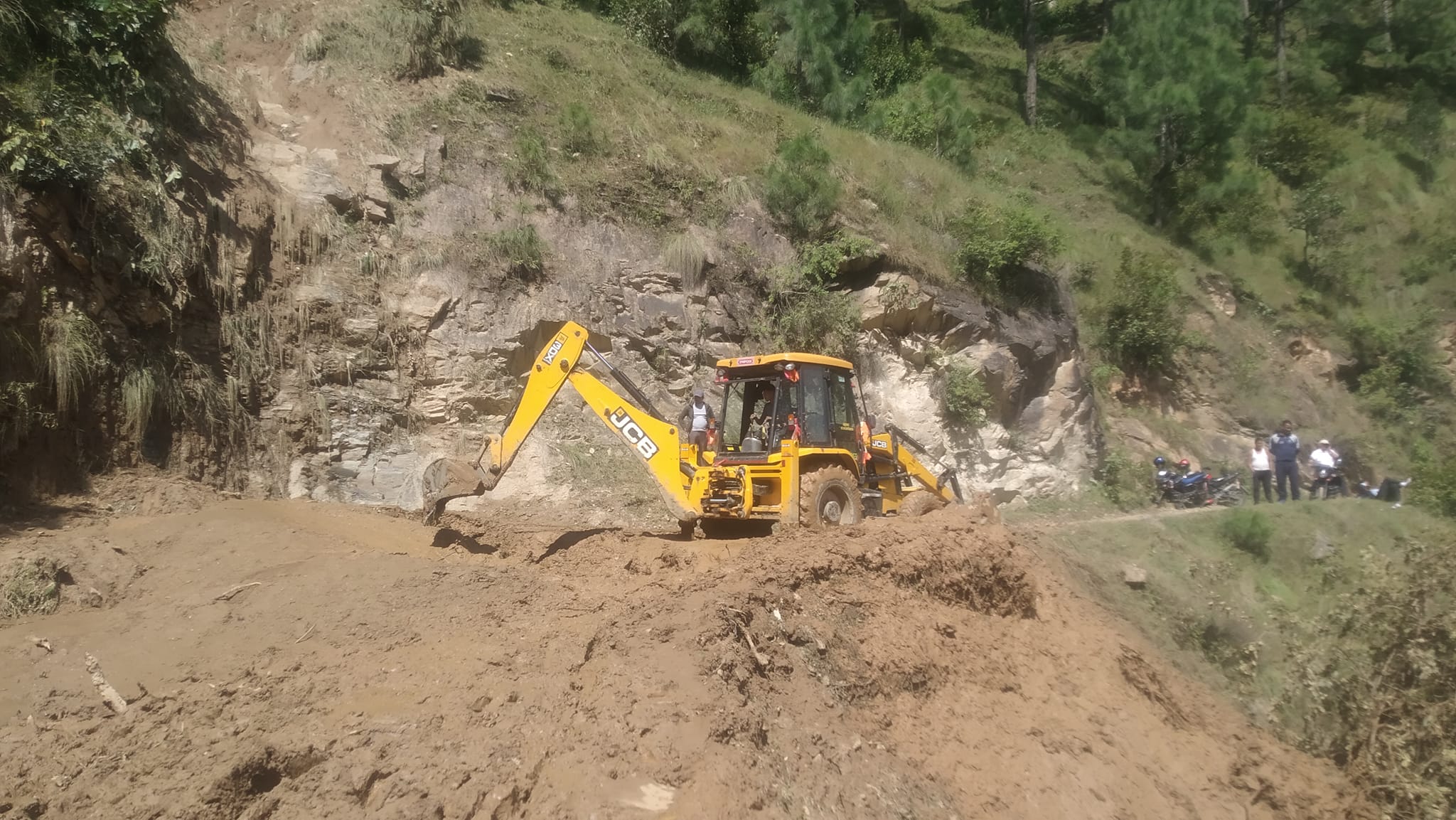 बनगाड कुपिण्डे नगरपालिकाले अवरुद्ध सडक तत्काल सञ्चालनमा ल्याउने