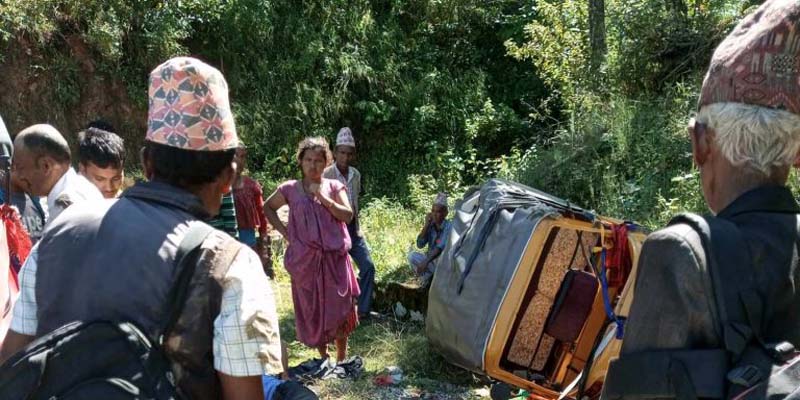 सल्यानमा अटो दुर्घटना हुँदा चार जना घाइते 