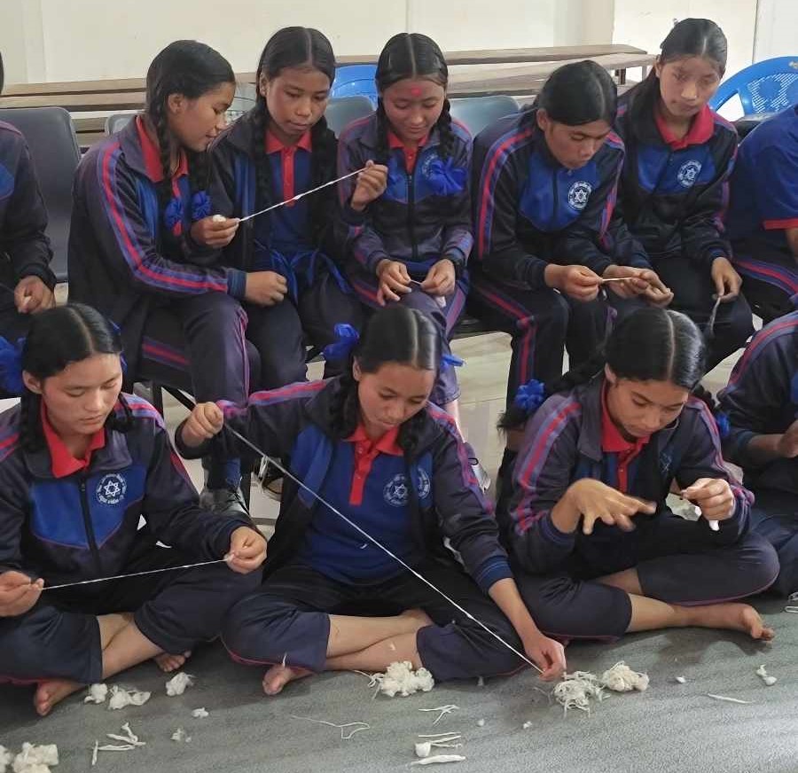 जीवनपयोगी सीप सिक्दै सल्यानका विद्यार्थी