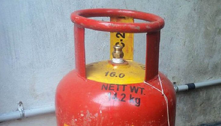 खाना पकाउने ग्यासको मूल्य बढ्यो, डिजेल/पेट्रोलकाे घट्यो