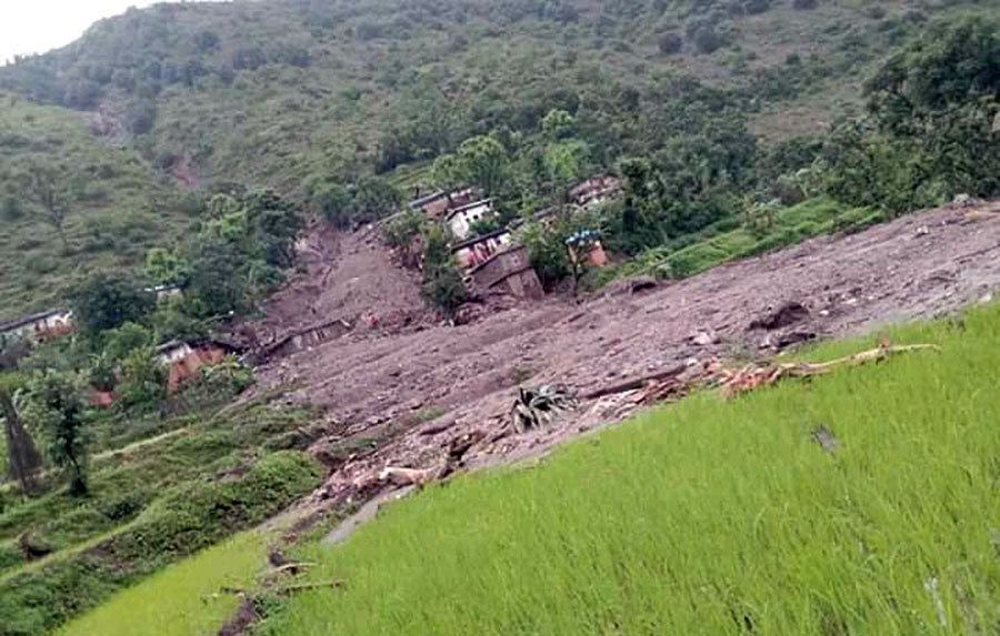 बझाङमा पहिरोमा पुरिएर ६ जनाको मृत्यु