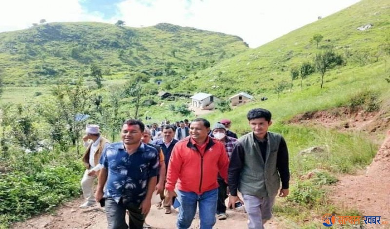 सासंद शाहीद्धारा बोटेचौर निगाल्चुला सडक अनुगमन 
