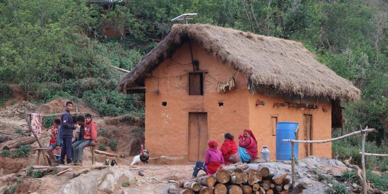 सल्यानका ग्रामीण बस्तीहरू अझै दियालो र सोलरकै भरमा 