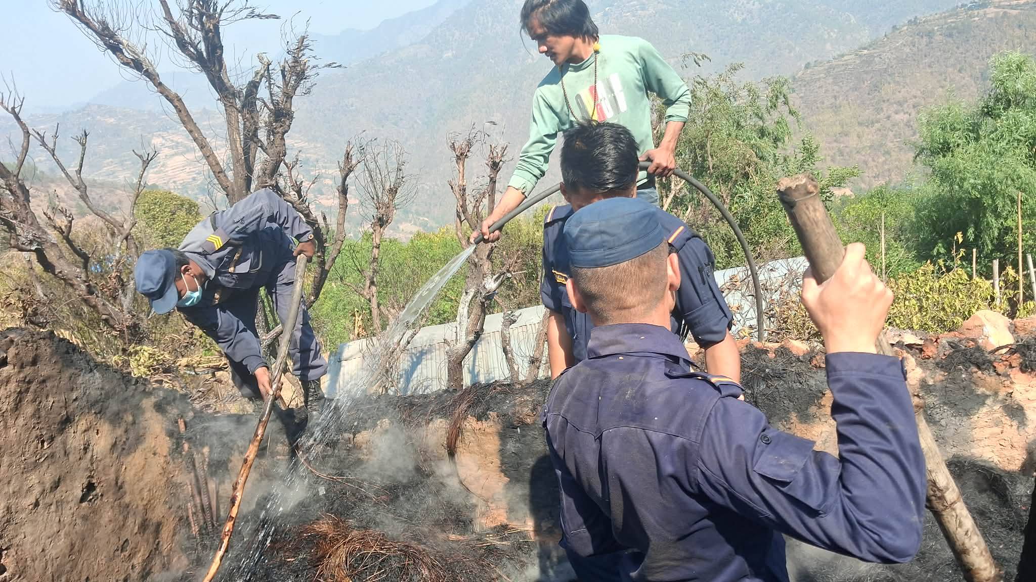 सल्यानको खानीगाउँमा आगलागी हुँदा चार घरगोठ जलेर नष्ट 