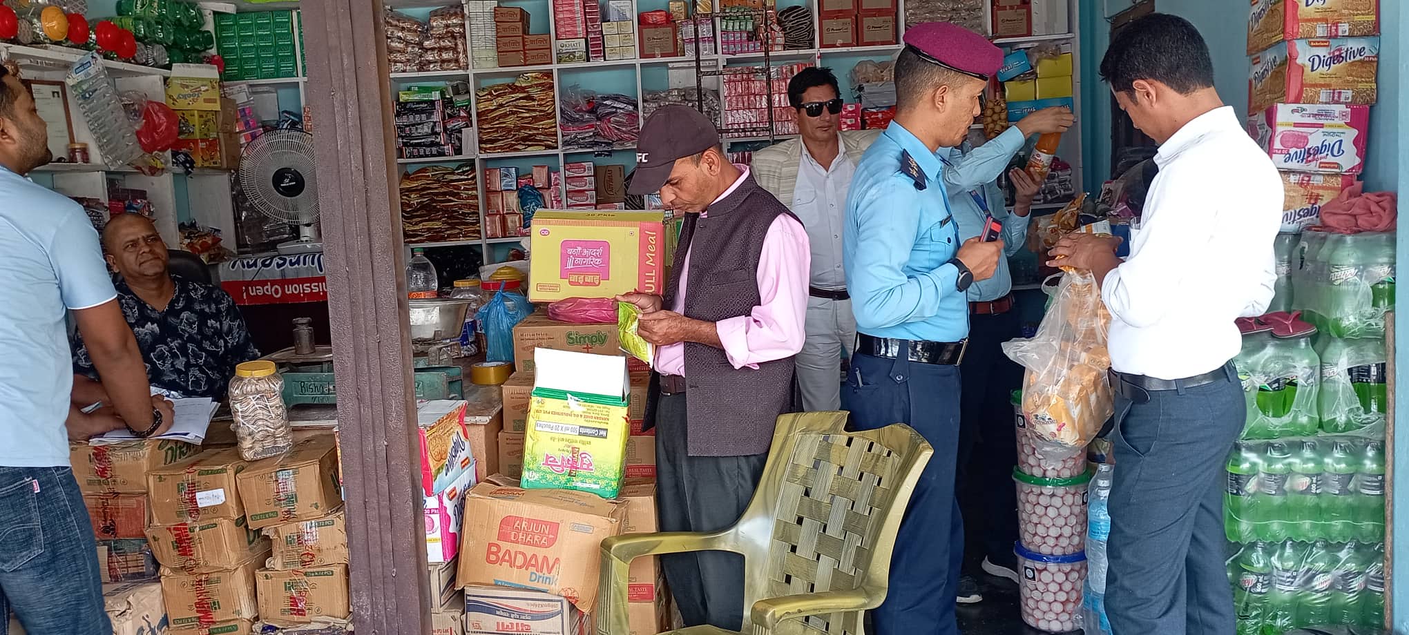 चाडपर्व नजिकिए सँगै सल्यानमा बजार अनुगमन