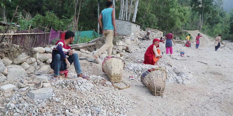 सल्यानका विपन्नलाई साँझ बिहानको छाक टार्नै मुस्किल 