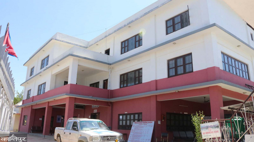 जिल्ला प्रशासन कार्यालय सल्यानमा १ करोड बढी राजस्व सङ्कलन