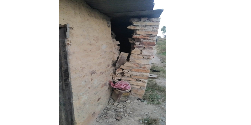 चर्केको घरमा बस्न बाध्य सल्यान काफलपानीका स्थानीय