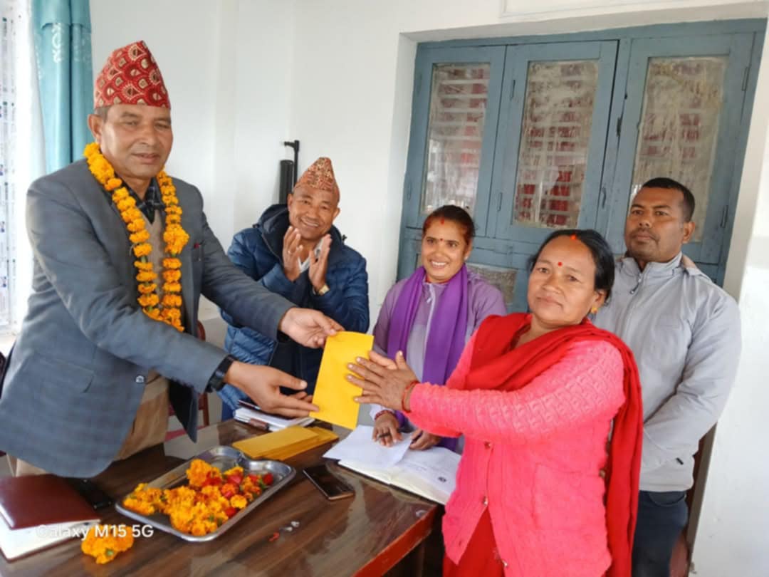  जङ्गली जनावरले क्षति पुर्‍याएका सल्यानका ७९ किसानलाई राहत वितरण