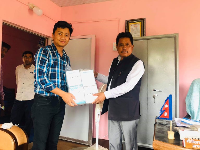 पुर्वाधार विकास कार्यालय सल्यानका प्रमुख पुनद्धारा N95 मास्क  सहयोग 