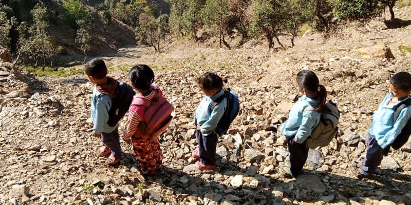 वर्षातमा अवरुद्ध बनेको शंखमुल- खर्सुबास सडक अझै मर्मत भएन