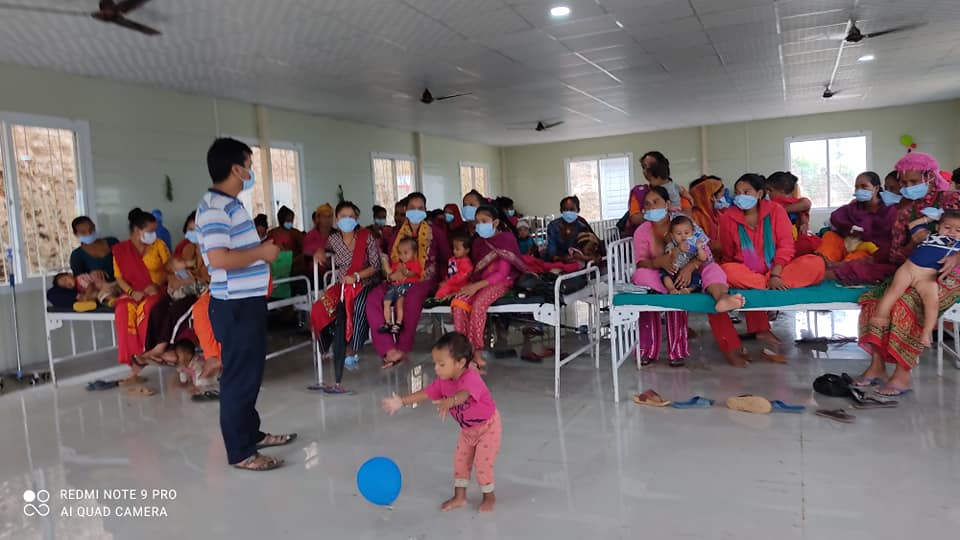 सल्यानको दार्मामा सुनौलो हजार दिनका आमालाई पोषण आहार वितरण 