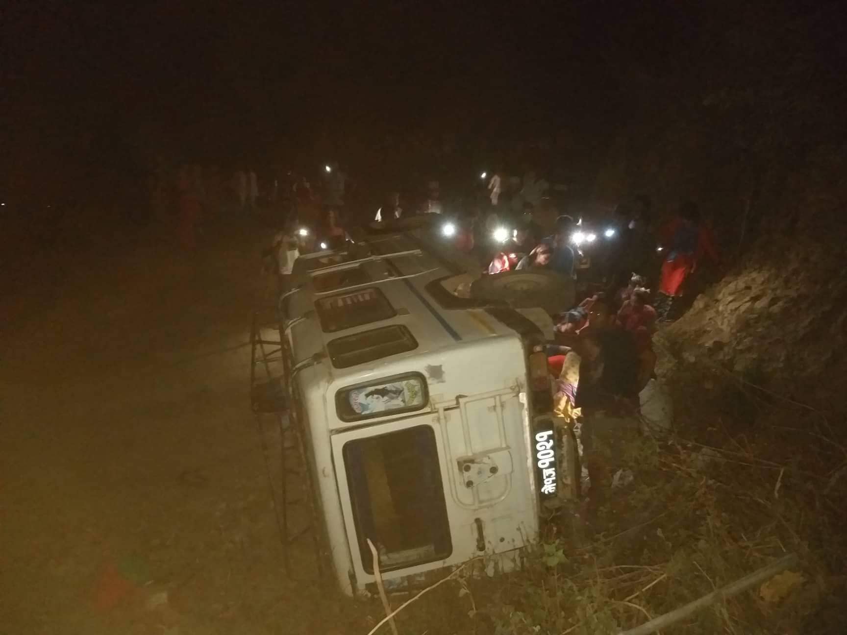  सल्यानको देउलीमा जिप दुर्घटना 