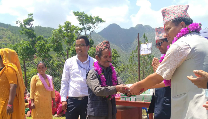 सल्यानको फलावाङमा एक दिने निःशुल्क पशु स्वास्थ्य शिविर सम्पन्न