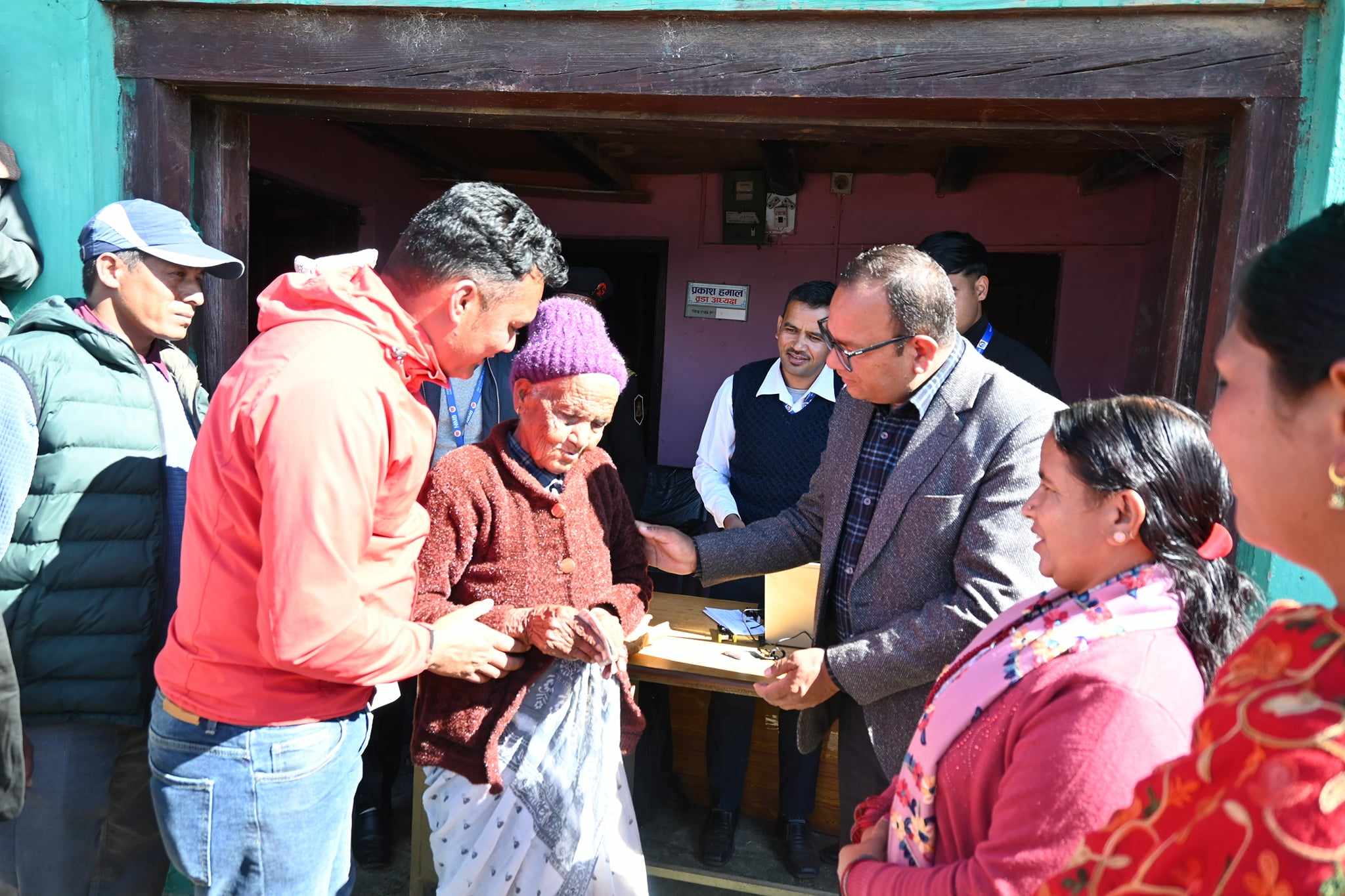 छत्रेश्वरी गाउँपालिकामा वडाबाटै भत्ता वितरण सुरु
