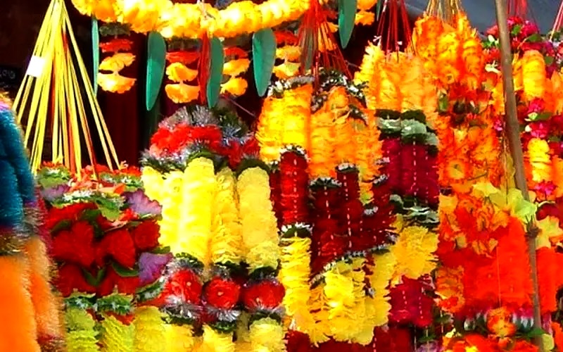 तिहार, छठमा प्लास्टिकजन्य फूलगुच्छा र माला बिक्री गरे कारबाही हुने