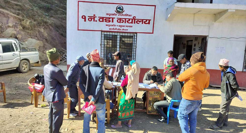 वडाबाटै सेवा प्रदान गर्दै सल्यानका स्थानीय सरकार