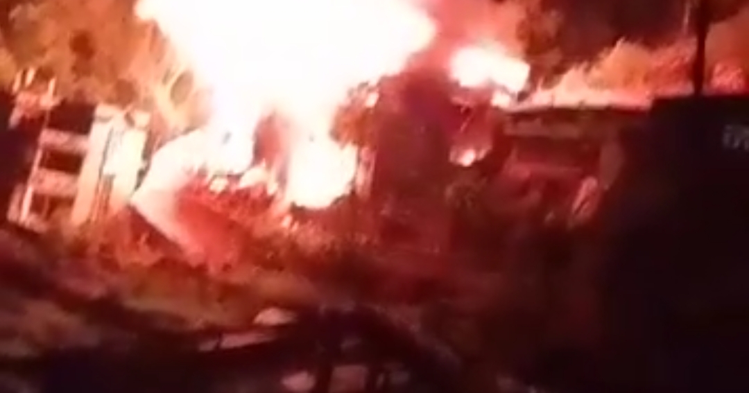 सल्यानमा मध्यरातमा आगलागी हुँदा घर  गोठ जलेर नष्ट , ६ लाख ५० हजार बढीको क्षति