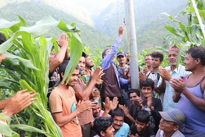 सिम्ताको चिउरी बगरमा बिजुली बत्ति बल्यो 