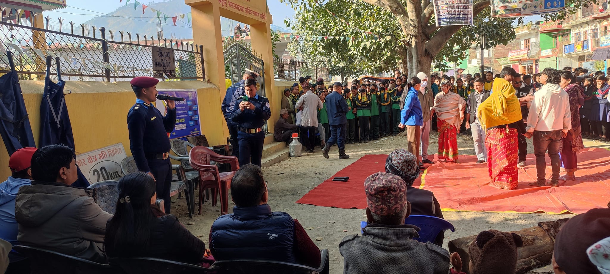 सल्यानमा प्रहरीको सडक नाटक अभियान