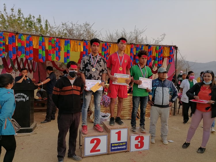 तेस्रो मेयर कप रनिङ शिल्डको उपाधि वडा नम्बर एकलाई 