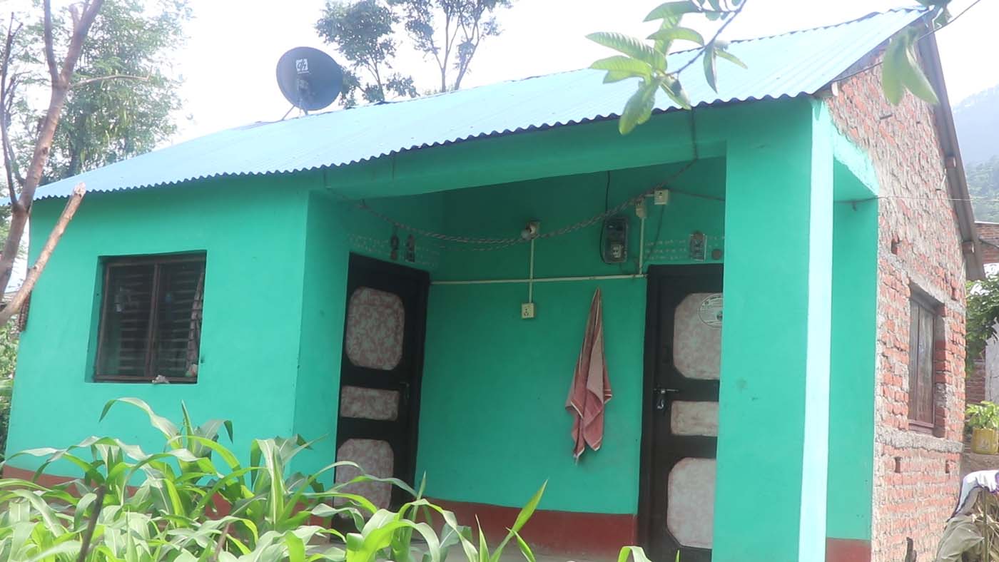 घर पाएपछि सल्यानका अति विपन्न समुदायको मुहारमा छायो खुसी