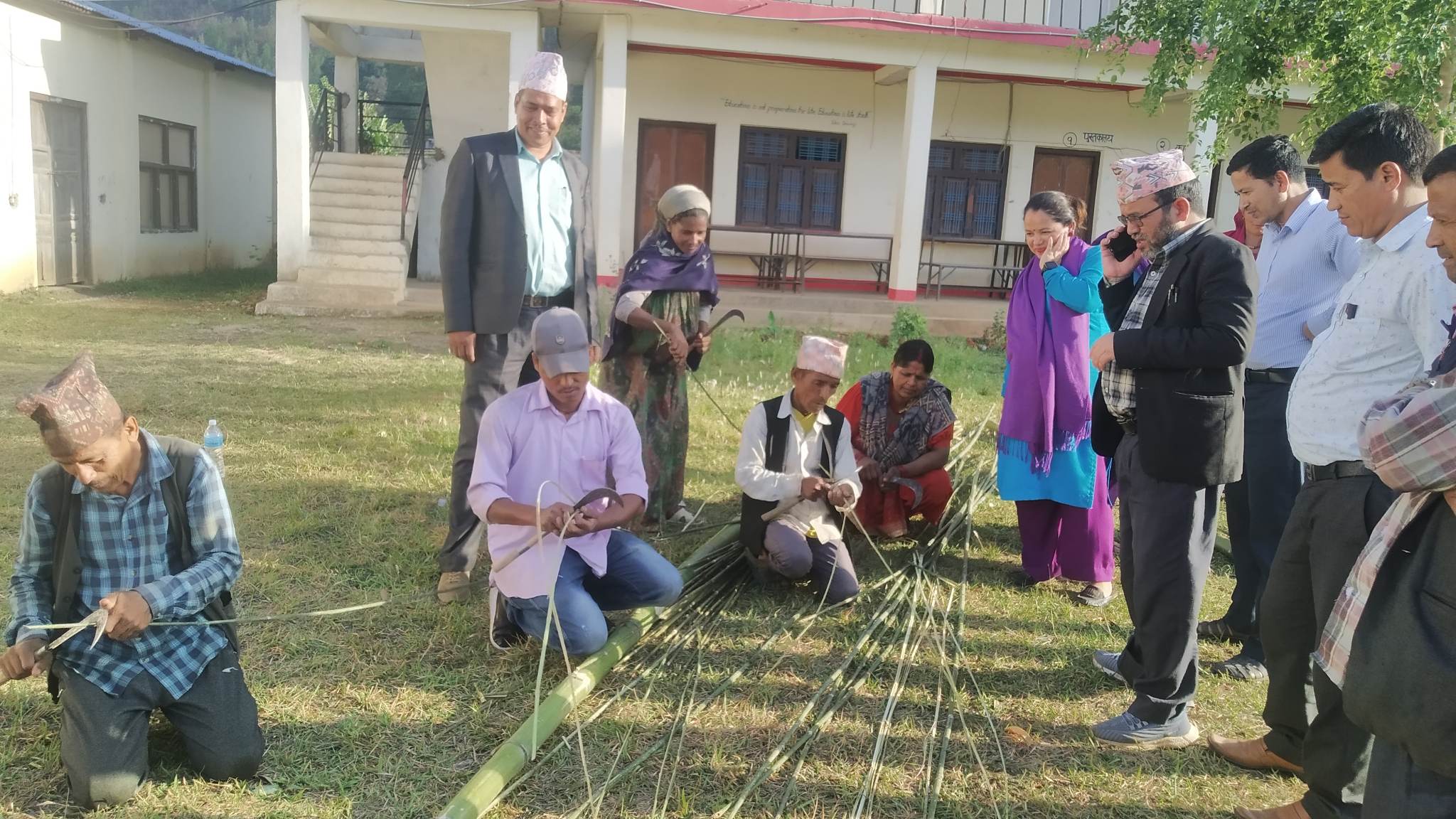 सल्यानको बनगाडमा डोको, छाप्री र टोकरी बुन्ने तालिम सञ्चालन 