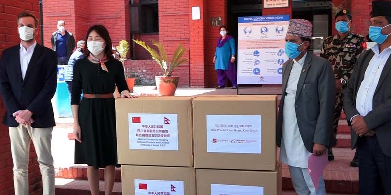  नेपाललाई हस्तान्तरण गर्‍यो चीनले स्वास्थ्य सामग्री 