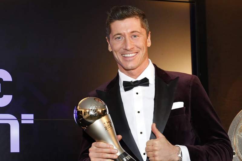 मेसी र राेनाल्डोलाई पछि पार्दै लेवान्डोस्की बने फिफा वर्ष खेलाडी