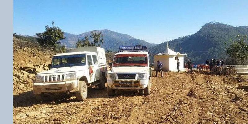 दुर्गम गाउँमा पहिलोपटक गाडी 