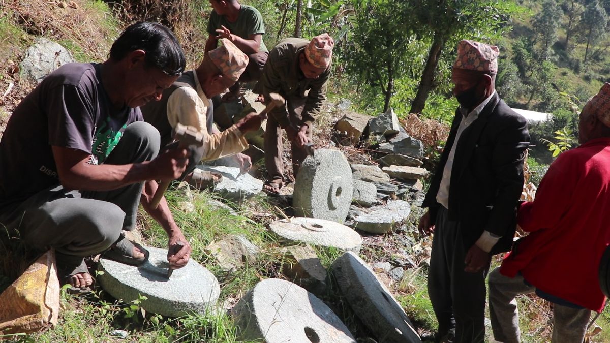सङ्कटमा पर्दै सिद्ध कुमाखको पत्थर शिल्पी 