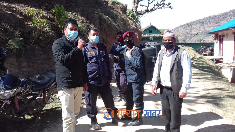 कोरोना भाईरस विरुद्ध गाउँ गाउँमा माइकिङ गर्दै स्थानीय सरकार 