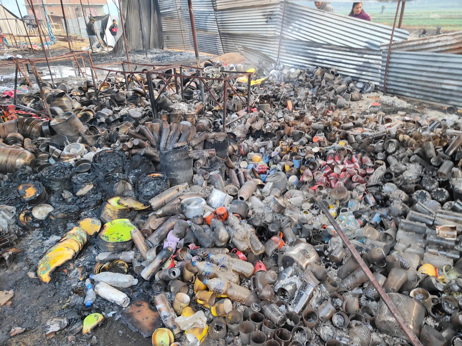 सल्यानमा सञ्चालन भइरहेको महोत्सवको स्टलमा आगलागी