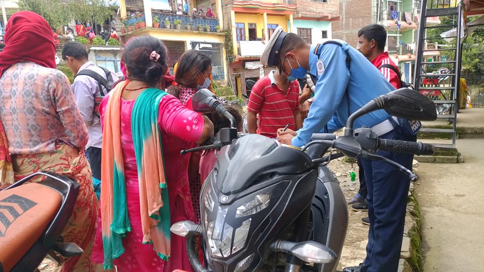 सल्यानमा मास्क कारबाहीबाट दुई लाख ११ हजार बढी राजस्व संकलन 