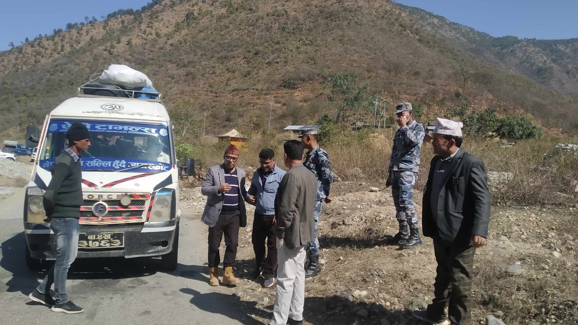 सल्यानमा चालकसंग दुई  मिनेट  कार्यक्रम 