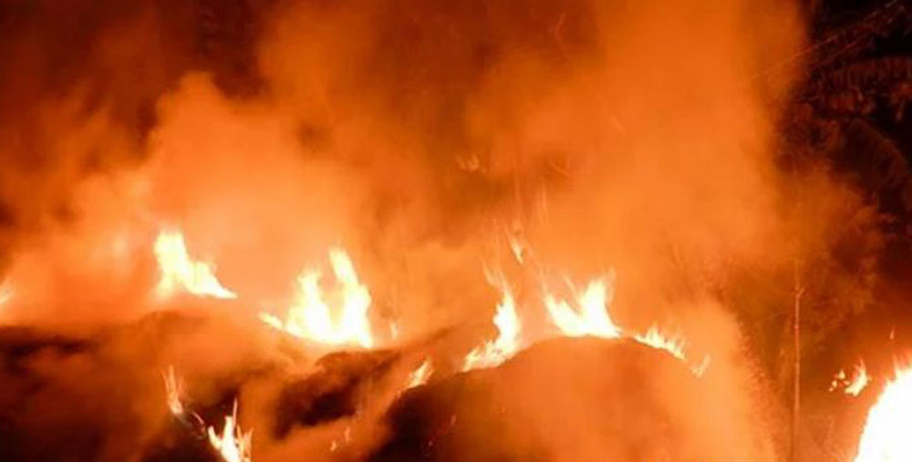 सल्यानको बजाज सोरुममा आगलागी हुँदा ६ लाख बराबरको क्षति 