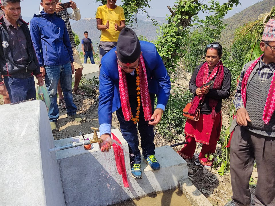 घर-घरमा पानी आएपछि सल्यान खत्रीगाउँवासीको फेरियो जिन्दगी 