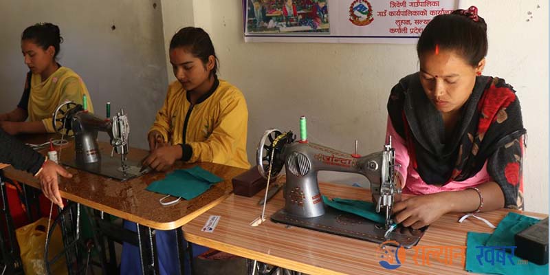 त्रिवेणी गाउँपालिकाले मास्क उत्पादन थाल्यो 