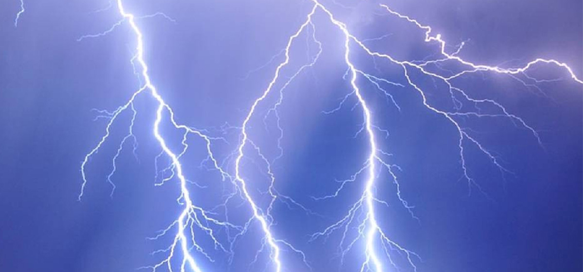 सल्यानमा चट्याङ पर्दा एक महिला घाइते,चार बाख्रा मरे 