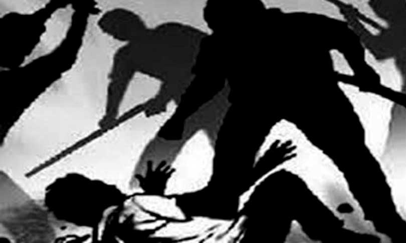 घट्टको पाइप काटेको  निहुँमा  सल्यानमा हातखुट्टा बाँधेर कुटपिट  