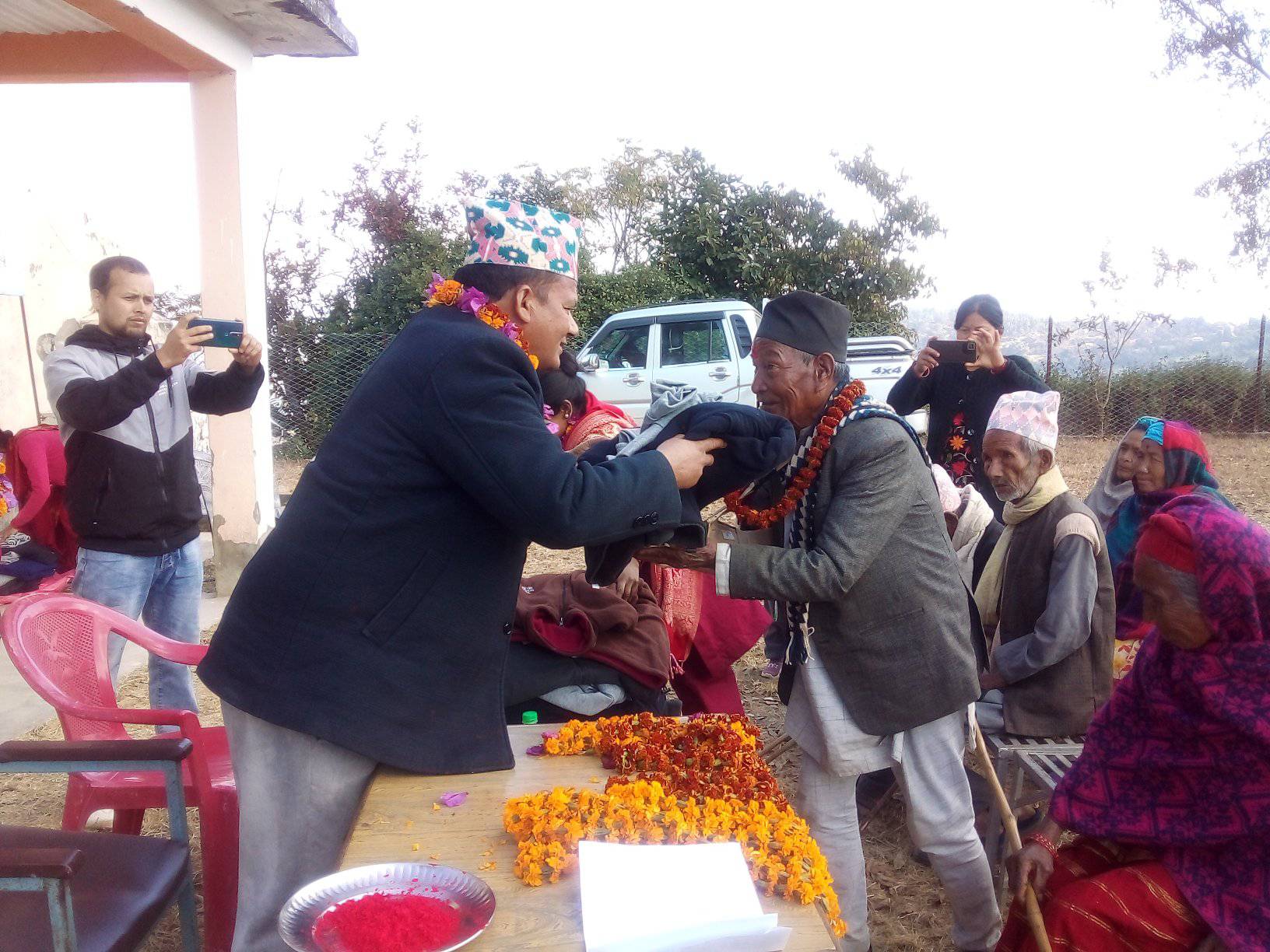 सल्यानको त्रिवेणी गाउँपालिकाद्धारा जेष्ठ नागरिक तथा पूर्ण अपाङ्गता भएका व्यक्तिलाई सम्मान