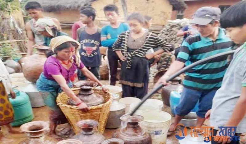 खानेपानी आएपछि बनगाडका स्थानीयमा छायो खुसीयाली 