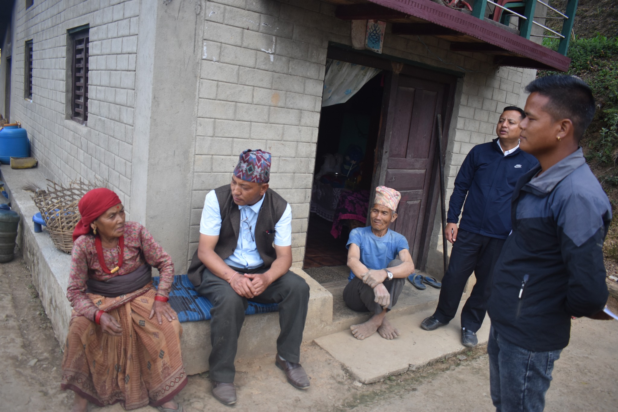 नागरिक सन्तुष्टि सर्वेक्षण गर्न घर घरमा सल्यान कपुरकोट गाउँपालिकाका जनप्रतिनिधि