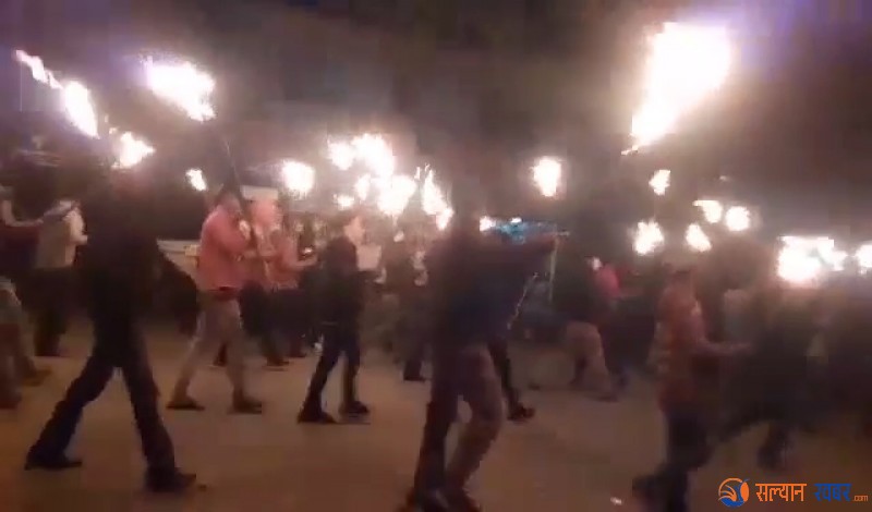 संसद विघटनको विरोधमा नेकपा प्रचण्ड–माधव समूहद्धारा श्रीनगरमा  मसाल जुलुस