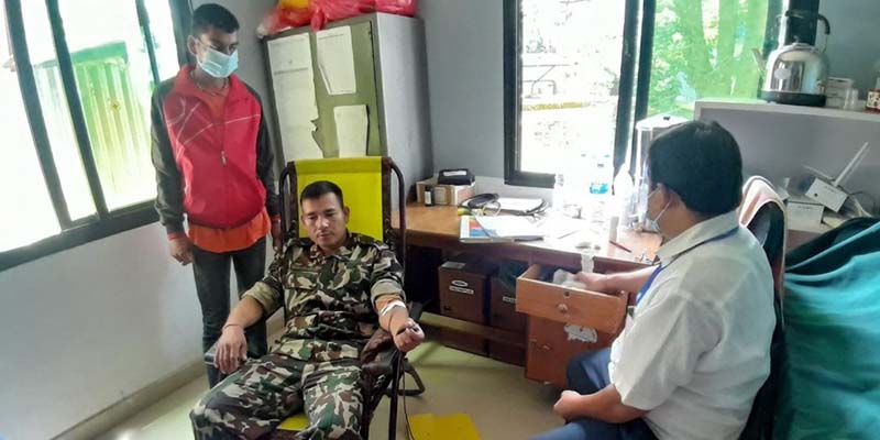  सेनाको रगतले गर्भवती महिलाको ज्यान बच्यो