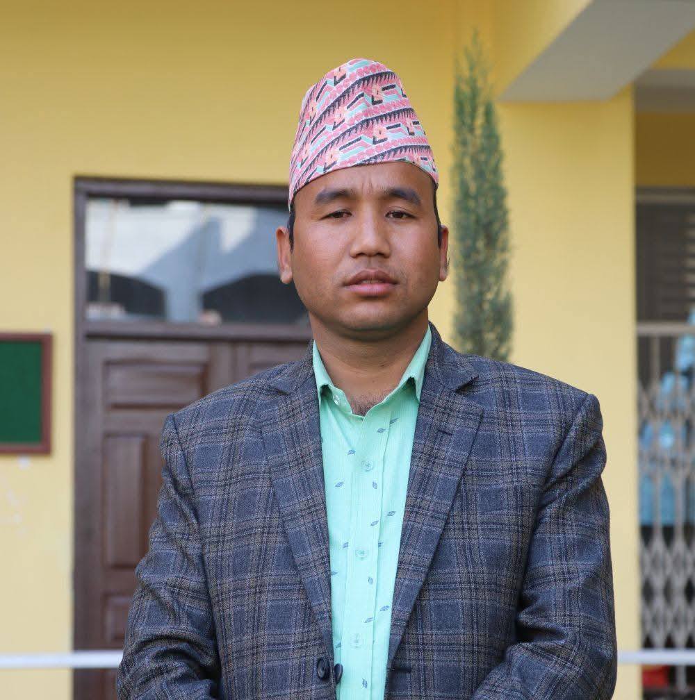  पत्रकार बुढाथोकीले गरे  जन्मदिनमा विद्यालयलाई आर्थिक सहयोग